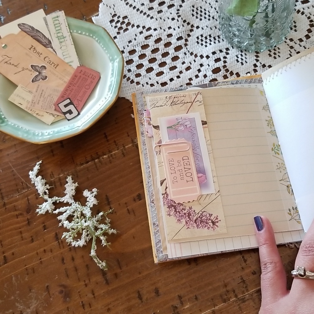 PETIT Manila Folder Junk Journal 40 Pages 4.5x5 - Picture 7 of 11